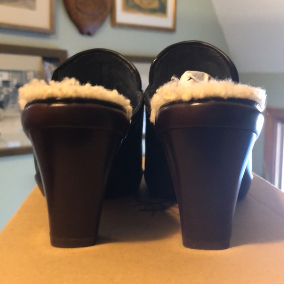 NIB UGG Gabriella Clog/Mule size 7 - Picture 5 of 9